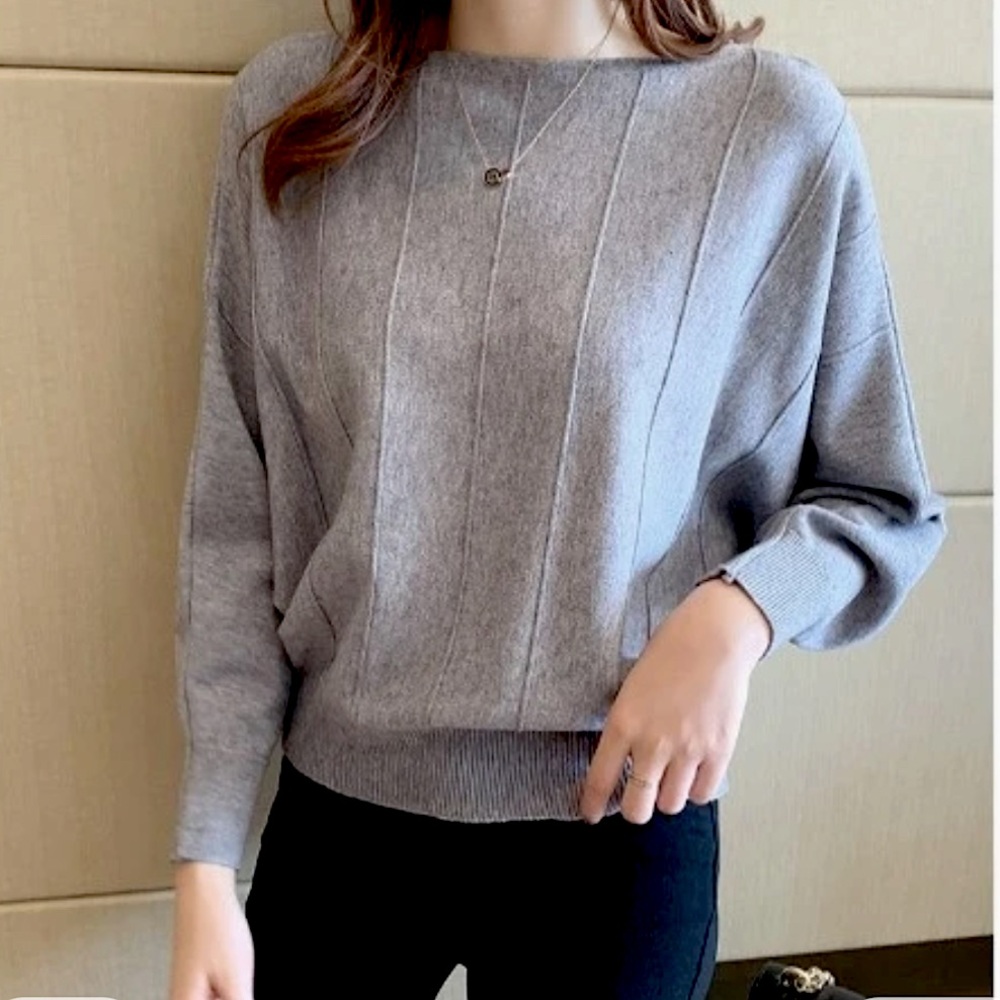 Ribbed grey sweater